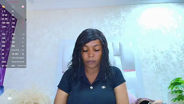 Layla lell online show from April 11, 2026, 12:42 pm