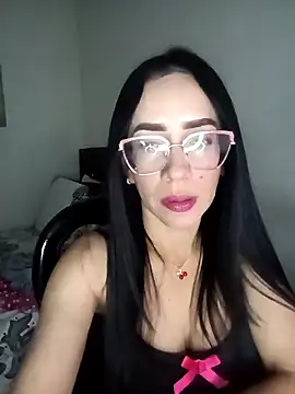 YaraDuartee online show from April 10, 2026, 1:12 am