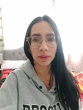 YaraDuartee online show from July 5, 2026, 7:21 pm
