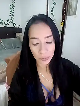 YaraDuartee online show from November 6, 2025, 12:25 am