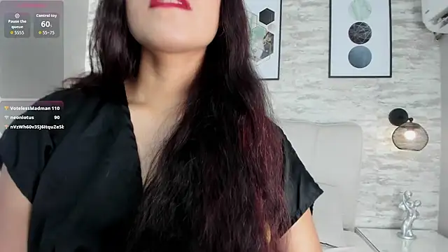 ashlye collins online show from November 26, 2025, 7:14 pm