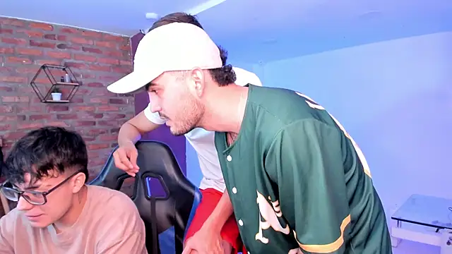 Spaceboys18 online show from April 18, 2026, 8:09 pm