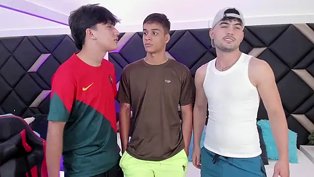 Snapshot of Spaceboys18 chatting on November 9, 2025, 1:09 am Spaceboys18 online show from November 9, 2025, 1:09 am