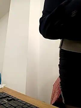 VANESSA  01 online show from December 5, 2025, 12:26 pm