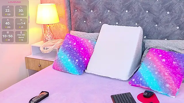 Snapshot of LiaTeylor chatting on October 22, 2025, 7:13 pm LiaTeylor online show from October 22, 2025, 7:13 pm