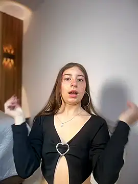 Snapshot of GabySweett_ chatting on July 4, 2026, 1:04 pm GabySweett online show from July 4, 2026, 1:04 pm