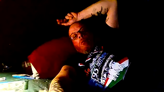 Snapshot of ilmilanese76 chatting on February 28, 2026, 2:33 am ilmilanese76 online show from February 28, 2026, 2:33 am