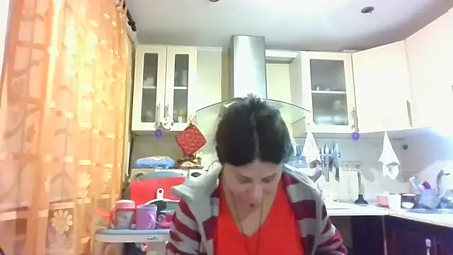 Snapshot of QueenMomyS chatting on October 16, 2025, 8:06 pm QueenMomyS online show from October 16, 2025, 8:06 pm