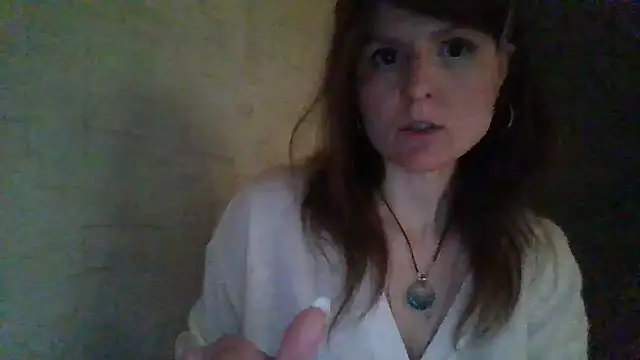 Snapshot of Arivonne chatting on February 5, 2026, 9:32 pm Arivonne online show from February 5, 2026, 9:32 pm