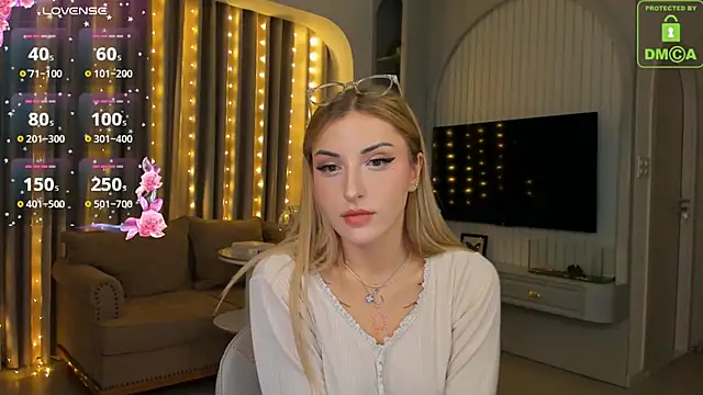 Snapshot of AmyVilvet_ chatting on July 1, 2026, 9:04 pm AmyVilvet online show from July 1, 2026, 9:04 pm