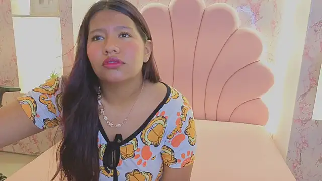 Snapshot of Sharon_Curvy chatting on October 10, 2025, 1:39 am Sharon Curvy online show from October 10, 2025, 1:39 am