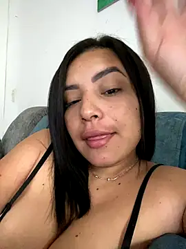 Snapshot of milfxxx_32 chatting on September 27, 2025, 12:33 pm milfxxx 32 online show from September 27, 2025, 12:33 pm