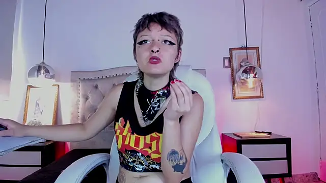 Snapshot of Baby_Punk1 chatting on December 21, 2025, 1:46 pm Baby Punk1 online show from December 21, 2025, 1:46 pm