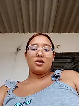 Snapshot of young_dairy01 chatting on February 8, 2026, 7:33 pm young dairy01 online show from February 8, 2026, 7:33 pm