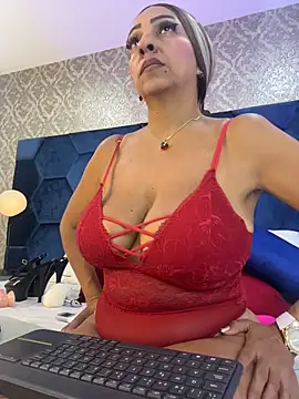 Snapshot of Angelina_Roa chatting on April 18, 2026, 7:07 pm Angelina Roa online show from April 18, 2026, 7:07 pm