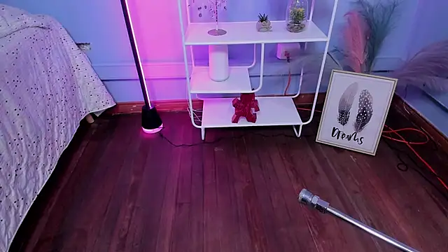 KathiaSaenz  online show from December 3, 2025, 4:35 am