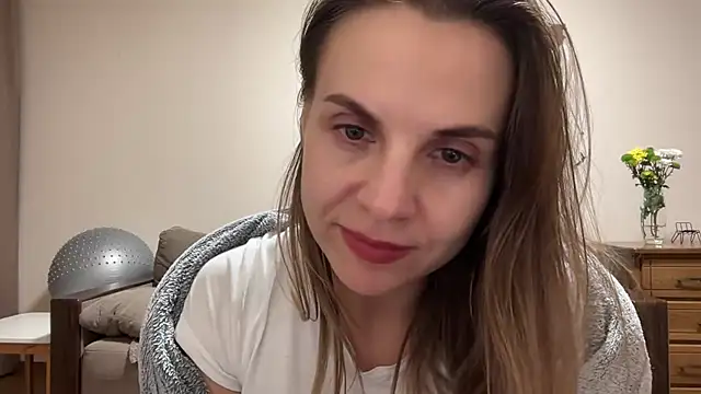 AnnieLove7722 online show from November 13, 2025, 9:51 pm