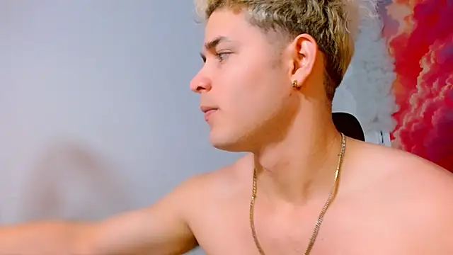 AlexPiersss online show from November 21, 2025, 7:02 pm