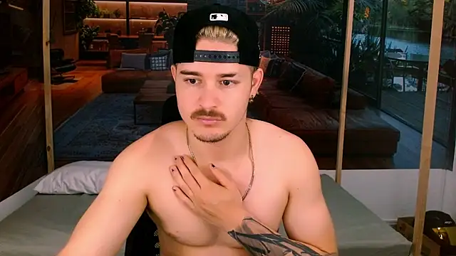 AlexPiersss online show from October 30, 2025, 7:00 pm