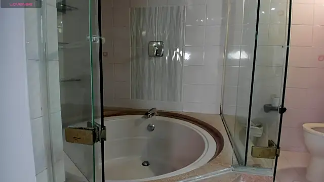 sofi laane online show from November 27, 2025, 11:32 am