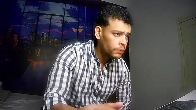 Snapshot of DominicBlazze chatting on September 30, 2025, 7:09 pm DominicBlazze online show from September 30, 2025, 7:09 pm