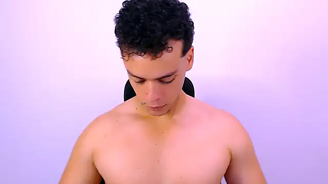 Snapshot of DominicBlazze chatting on October 9, 2025, 7:36 pm DominicBlazze online show from October 9, 2025, 7:36 pm