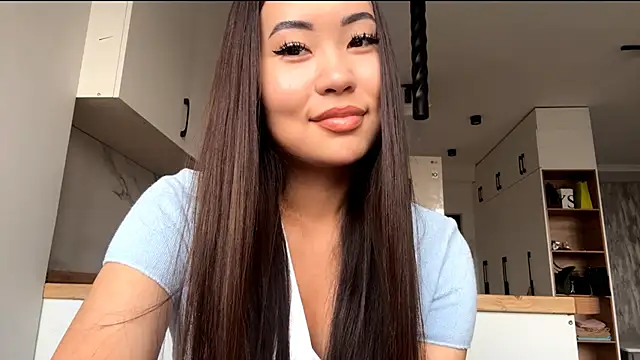 Ur neighbor Kira online show from October 12, 2025, 11:11 am