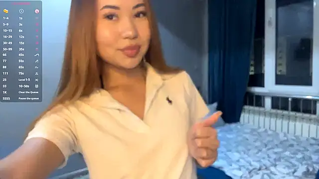 Ur neighbor Kira online show from January 10, 2026, 1:17 pm