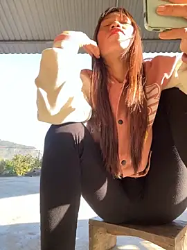 nhinhi-sexy online show from November 28, 2025, 1:28 am