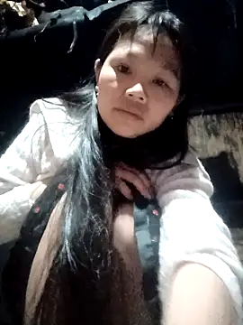 Snapshot of bree-zz chatting on February 12, 2026, 11:37 pm bree-zz online show from February 12, 2026, 11:37 pm