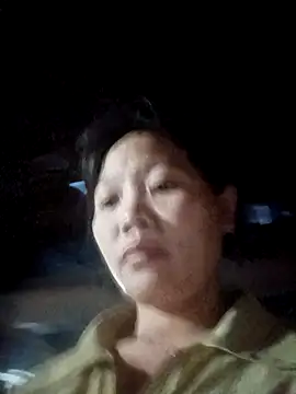 Snapshot of bree-zz chatting on February 19, 2026, 12:18 am bree-zz online show from February 19, 2026, 12:18 am