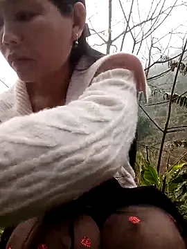 Snapshot of bree-zz chatting on February 17, 2026, 1:58 am bree-zz online show from February 17, 2026, 1:58 am