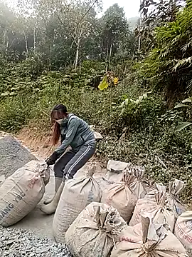 bree-zz online show from December 18, 2025, 4:17 am