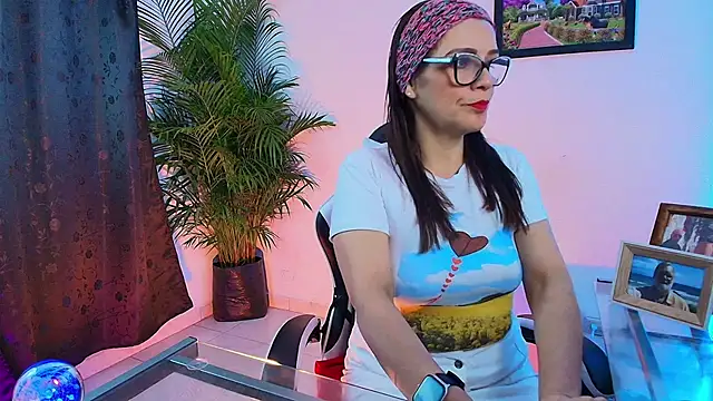 Carol Miss2 online show from November 12, 2025, 10:41 am