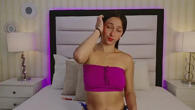 Snapshot of MarilynWild chatting on September 30, 2025, 2:34 pm MarilynWild online show from September 30, 2025, 2:34 pm