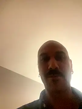 Snapshot of OgledVessel chatting on October 13, 2025, 12:56 am OgledVessel online show from October 13, 2025, 12:56 am