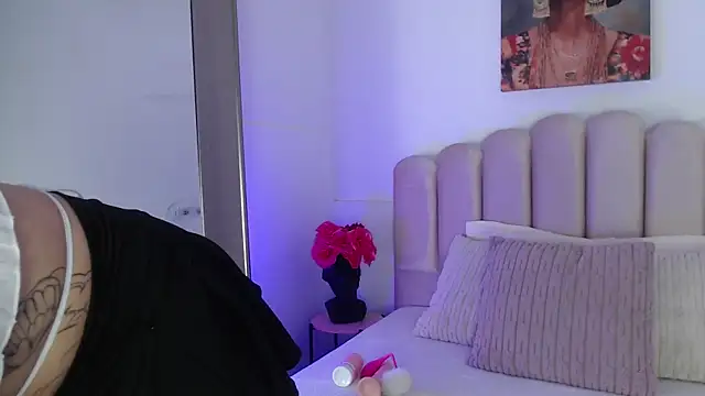 Snapshot of isa_bigassx chatting on November 19, 2025, 4:45 am isa bigassx online show from November 19, 2025, 4:45 am