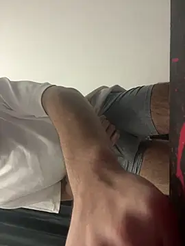 AlbertoRuiz086 online show from March 31, 2026, 5:48 pm