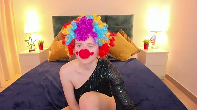 Snapshot of CamillaDreamer chatting on October 3, 2025, 3:57 pm CamillaDreamer online show from October 3, 2025, 3:57 pm