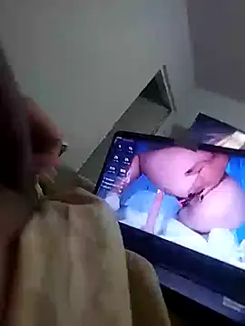 Snapshot of A_reyes1122 chatting on October 7, 2025, 1:34 pm A reyes1122 online show from October 7, 2025, 1:34 pm
