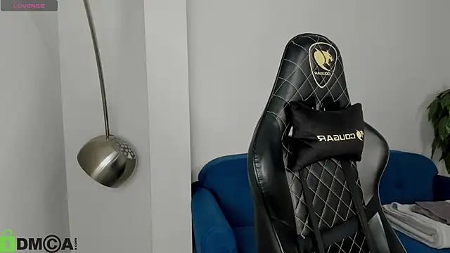 KarinaBroks online show from November 13, 2025, 11:36 am