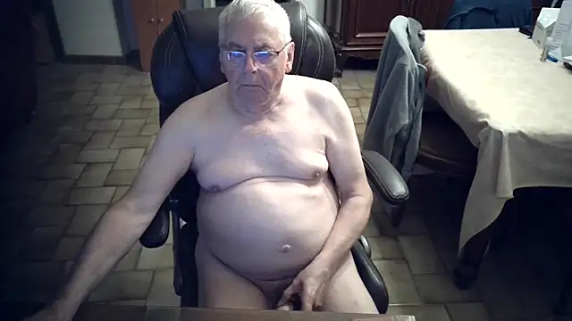 Snapshot of Alain633 chatting on November 1, 2025, 6:13 pm Alain633 online show from November 1, 2025, 6:13 pm