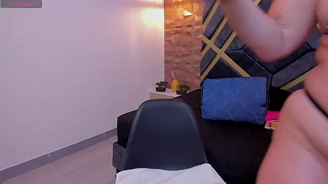 Valka Ross online show from February 19, 2026, 5:26 am