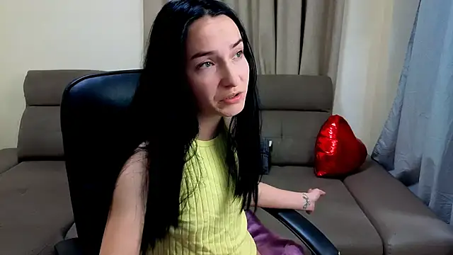 Emilly  Grey online show from February 10, 2026, 7:24 pm