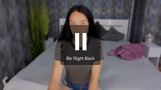 Emilly  Grey online show from June 17, 2026, 6:18 pm