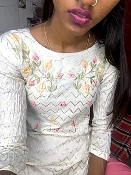 Snapshot of Nencycute1 chatting on November 2, 2025, 6:18 am Nencycute1 online show from November 2, 2025, 6:18 am