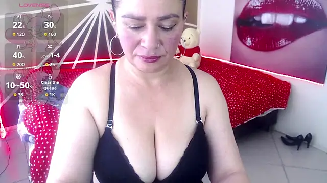 Snapshot of SapphireMist chatting on January 6, 2026, 2:32 pm SapphireMist online show from January 6, 2026, 2:32 pm