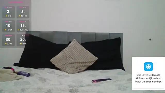 AlinemariaX online show from November 10, 2025, 7:08 pm