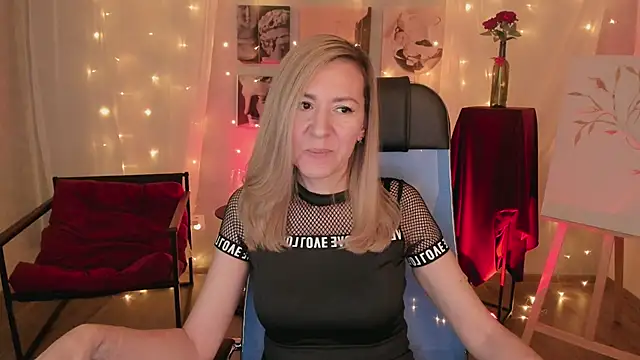 Snapshot of DonnaSmitth chatting on March 2, 2026, 6:37 pm DonnaSmitth online show from March 2, 2026, 6:37 pm