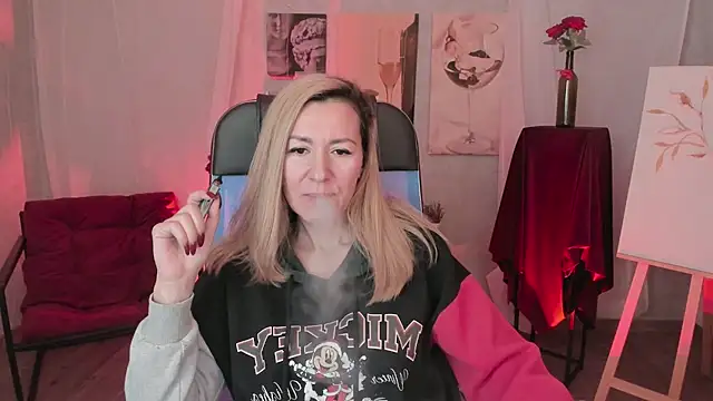 Snapshot of DonnaSmitth chatting on March 19, 2026, 6:52 pm DonnaSmitth online show from March 19, 2026, 6:52 pm